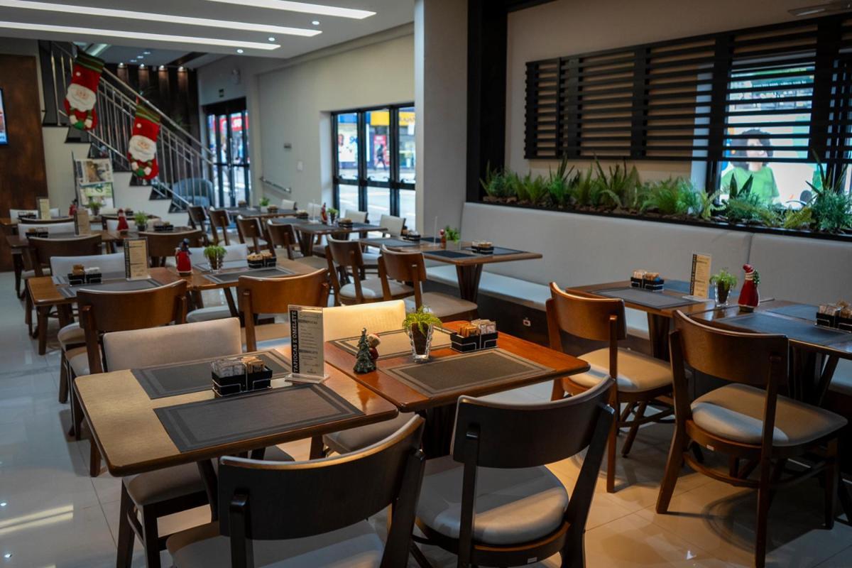 Adria Premium Hotel Guarapuava Buitenkant foto